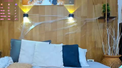 Mariana Angel online show from 11/02/25, 01:13