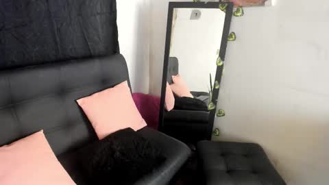 Mariana online show from 10/03/25, 08:33