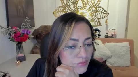 Mariana Lopez online show from 02/20/25, 06:17