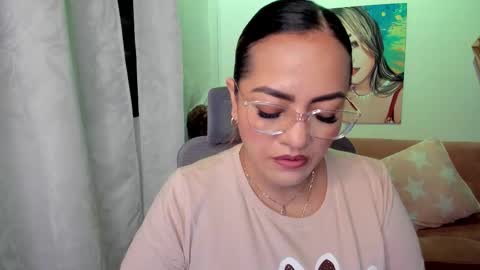 Mariana Lopez online show from 11/22/25, 03:38