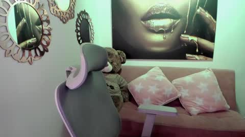 Mariana Lopez online show from 05/24/26, 12:15