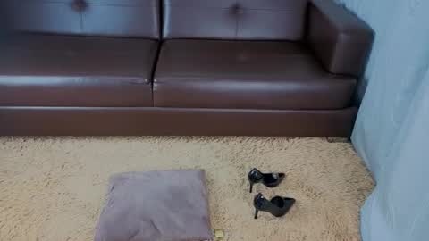 Mariana  online show from 02/15/26, 07:51