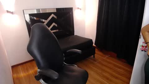 Mariana online show from 12/21/25, 03:46