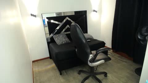 Snapshot of marianarojas_ chatting on 07/21/26, 03:31 Mariana online show from 07/21/26, 03:31