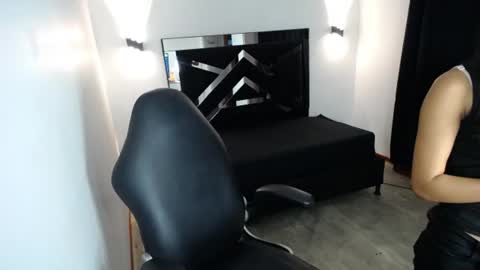 Snapshot of marianarojas_ chatting on 08/02/26, 03:27 Mariana online show from 08/02/26, 03:27