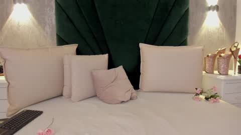 Snapshot of marianasanz chatting on 12/07/24, 08:49 Mariana online show from 12/07/24, 08:49