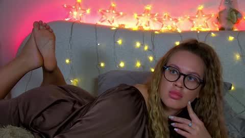 Snapshot of marianeumann chatting on 01/14/25, 09:45 Maria online show from 01/14/25, 09:45