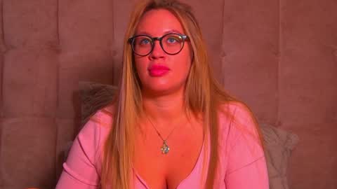 Snapshot of marianeumann chatting on 01/15/25, 09:35 Maria online show from 01/15/25, 09:35