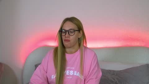 Snapshot of marianeumann chatting on 01/25/25, 06:46 Maria online show from 01/25/25, 06:46