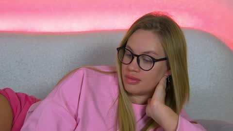 Snapshot of marianeumann chatting on 01/26/25, 01:20 Maria online show from 01/26/25, 01:20