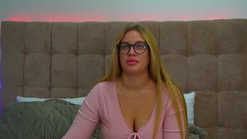 Snapshot of marianeumann chatting on 02/04/25, 06:46 Maria online show from 02/04/25, 06:46