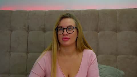 Snapshot of marianeumann chatting on 02/04/25, 04:08 Maria online show from 02/04/25, 04:08