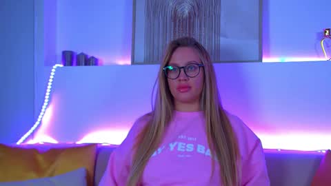 Snapshot of marianeumann chatting on 02/09/25, 06:26 Maria online show from 02/09/25, 06:26