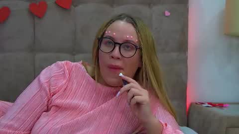 Snapshot of marianeumann chatting on 02/15/25, 03:09 Maria online show from 02/15/25, 03:09