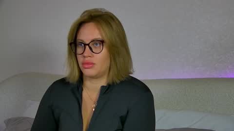 Snapshot of marianeumann chatting on 09/14/25, 06:07 Maria online show from 09/14/25, 06:07