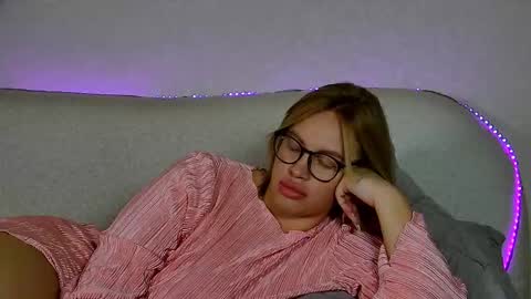 Snapshot of marianeumann chatting on 09/26/25, 07:12 Maria online show from 09/26/25, 07:12