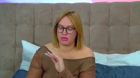 Snapshot of marianeumann chatting on 09/28/25, 06:46 Maria online show from 09/28/25, 06:46