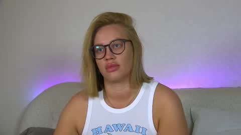 Snapshot of marianeumann chatting on 10/05/25, 06:28 Maria online show from 10/05/25, 06:28