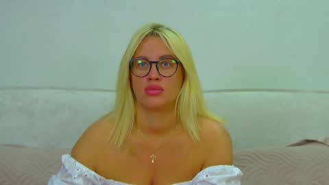 Snapshot of marianeumann chatting on 05/10/26, 06:07 Maria online show from 05/10/26, 06:07