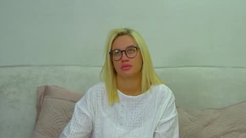 Snapshot of marianeumann chatting on 05/11/26, 06:19 Maria online show from 05/11/26, 06:19