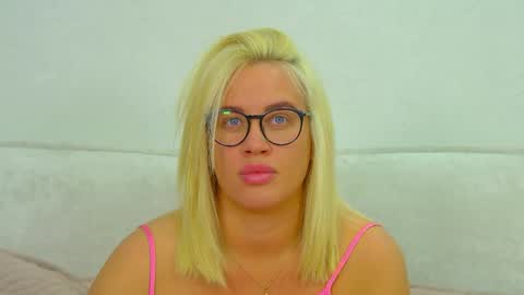 Snapshot of marianeumann chatting on 06/06/26, 07:13 Maria online show from 06/06/26, 07:13