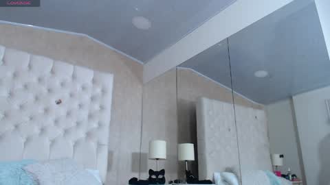 la crespa x online show from 04/16/26, 12:28