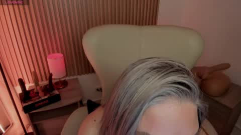 Marian Love  online show from 03/03/25, 02:59