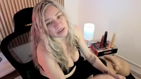 Marian Love  online show from 02/03/26, 10:42