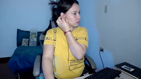 Snapshot of marianna__777 chatting on 10/19/25, 08:09 Mariana online show from 10/19/25, 08:09
