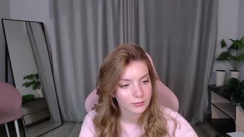 Snapshot of marianna_meow246 chatting on 06/12/26, 07:24 marianna_meow246 online show from 06/12/26, 07:24