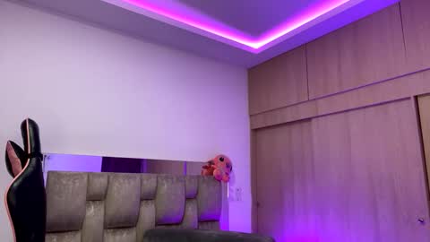 M A R I A N E online show from 12/05/25, 08:01