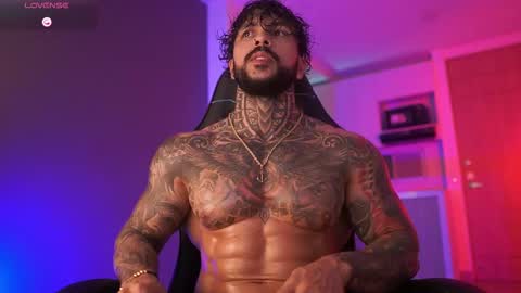 Snapshot of mariano_costa chatting on 10/23/25, 04:56 Mariano Costa online show from 10/23/25, 04:56