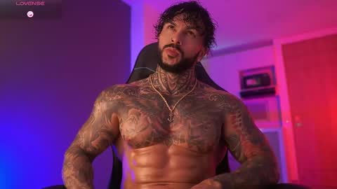 Snapshot of mariano_costa chatting on 11/15/25, 05:16 Mariano Costa online show from 11/15/25, 05:16