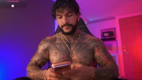 Snapshot of mariano_costa chatting on 11/21/25, 01:26 Mariano Costa online show from 11/21/25, 01:26