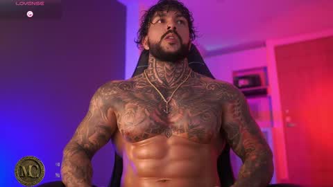 Snapshot of mariano_costa chatting on 11/22/25, 02:21 Mariano Costa online show from 11/22/25, 02:21