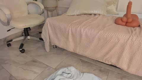 Maria Pettit online show from 01/08/25, 03:07