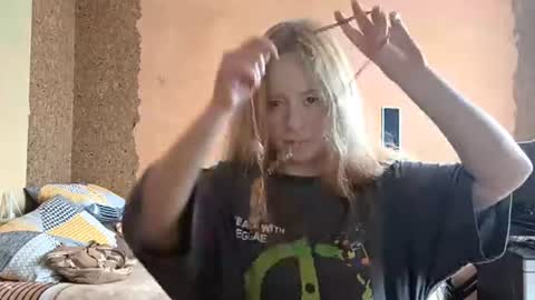 Kate online show from 07/24/26, 11:14