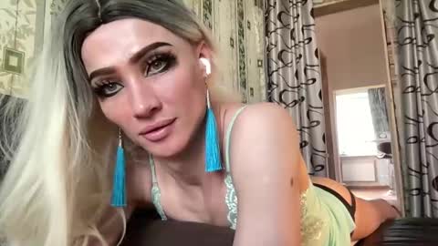 Snapshot of maridekoks chatting on 03/10/25, 11:32 Mari online show from 03/10/25, 11:32