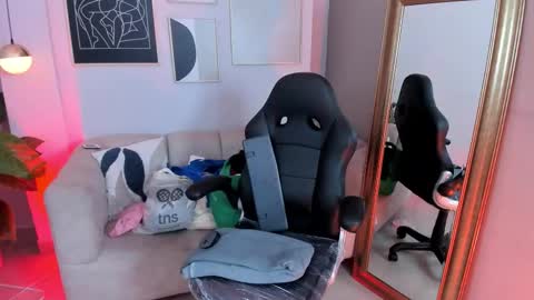 Snapshot of marie_bass chatting on 02/20/26, 01:11 marie_bass online show from 02/20/26, 01:11