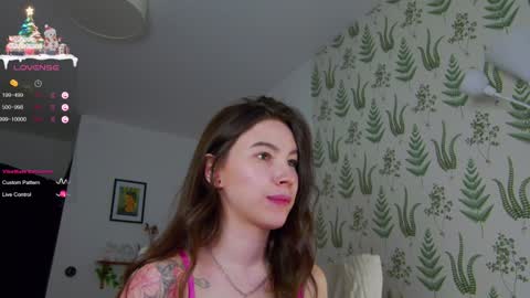 Snapshot of marie_diaze chatting on 12/12/24, 11:40 Marie LEAVE YOUR WITH ME online show from 12/12/24, 11:40