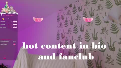 Snapshot of marie_diaze chatting on 12/22/24, 11:33 Marie LEAVE YOUR WITH ME online show from 12/22/24, 11:33