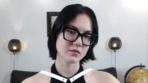 Marie Fitch online show from 12/02/25, 12:05