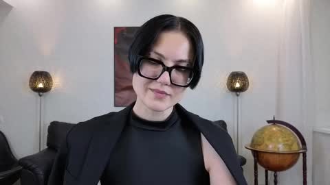Snapshot of marie_fitch chatting on 05/25/26, 11:55 Marie Fitch online show from 05/25/26, 11:55