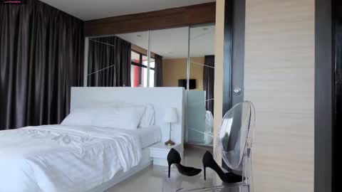 Marie online show from 02/10/25, 09:36