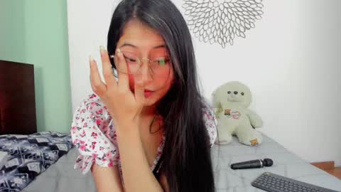 Snapshot of marie_pourtoi69 chatting on 01/14/25, 12:22 700 pm Washington time online show from 01/14/25, 12:22