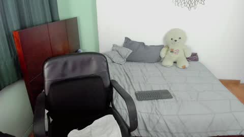 Snapshot of marie_pourtoi69 chatting on 01/15/25, 12:19 700 pm Washington time online show from 01/15/25, 12:19