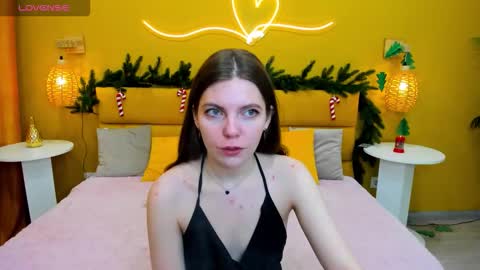 Mary 3 online show from 12/18/25, 02:17