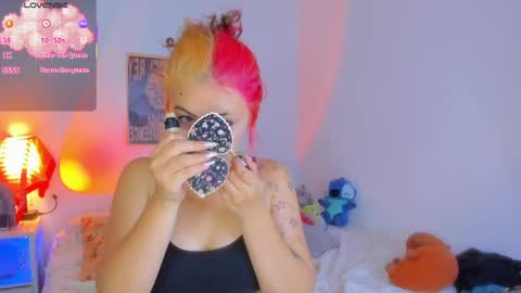 Snapshot of marieetaylor chatting on 05/18/26, 09:20 Mariee online show from 05/18/26, 09:20