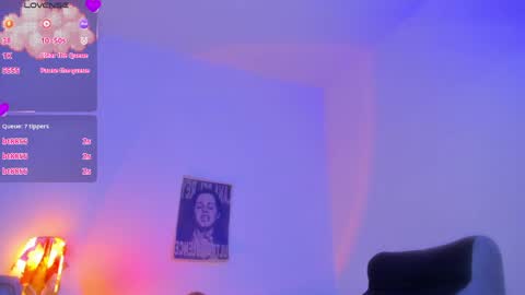Snapshot of marieetaylor chatting on 06/08/26, 01:28 Mariee online show from 06/08/26, 01:28