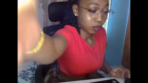 Snapshot of mariejuana_bliss chatting on 09/15/25, 05:29 mariejuana online show from 09/15/25, 05:29